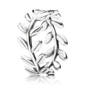 Pandora Laurel Wreath Ring